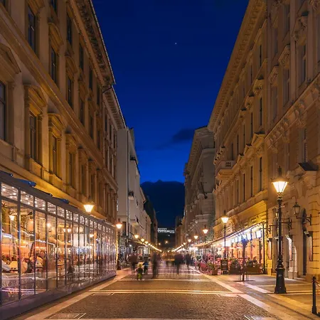 Apartament Charming At St. Stephen's Basilica *