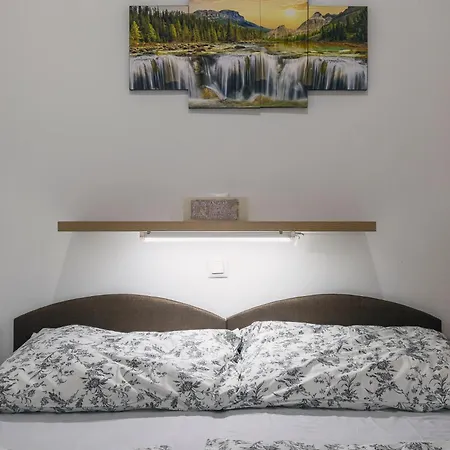 Charming At St. Stephen's Basilica Apartament *
